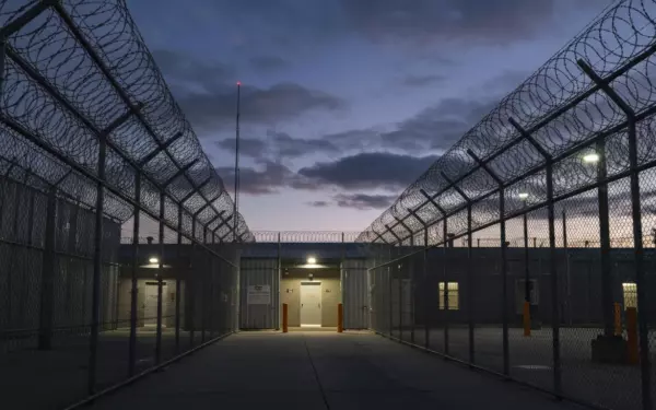 Смерть под стражей ICE в Ньюарке: что важно знать