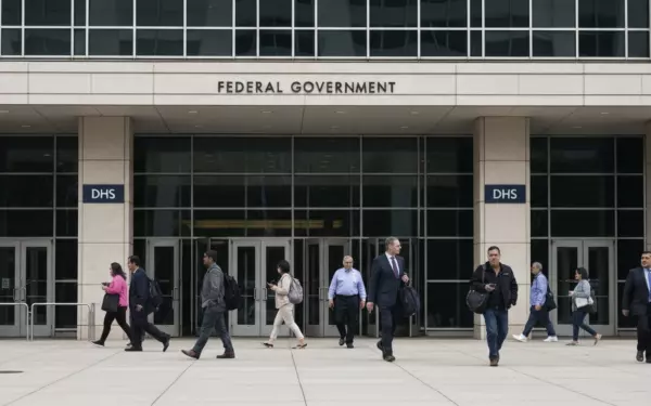 DHS меняет подход к public charge в 2026 году